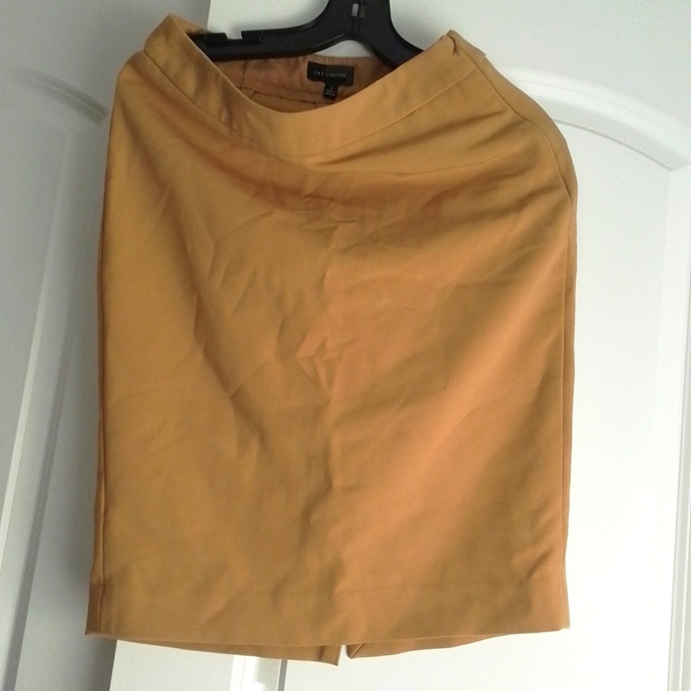 The Limited Mustard Skirt Sz 4 no stretch/ lining was removed/ No material label
